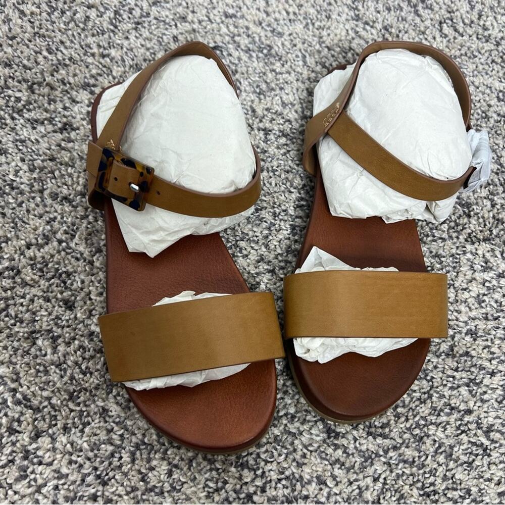NWOT MIA Brown Sandals Tortoise Shell Buckle Shoes Tan Strappy 6